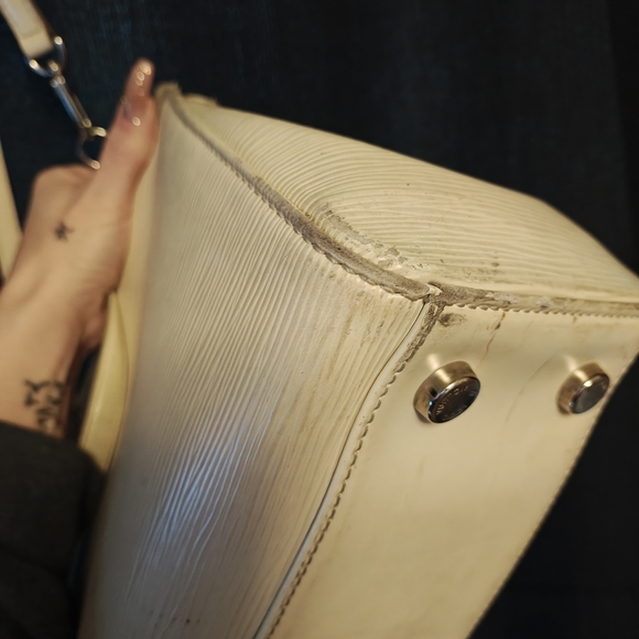 Louis Vuitton Brea MM - Picture 11 of 16